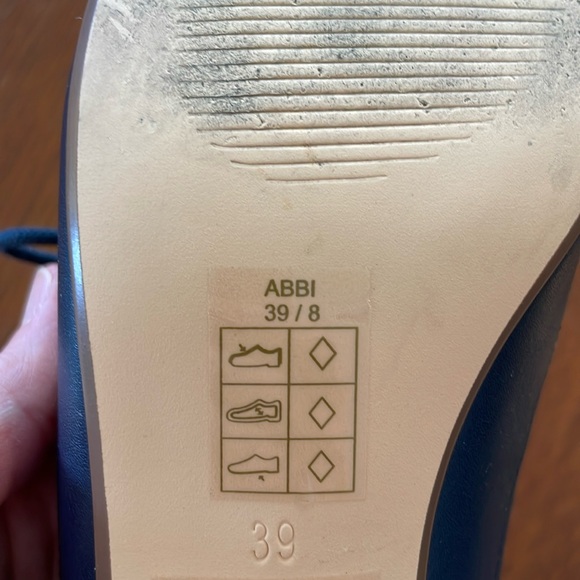 Dolce Nome Navy Blue Women's Heels, Size 39/8 - Picture 3 of 6